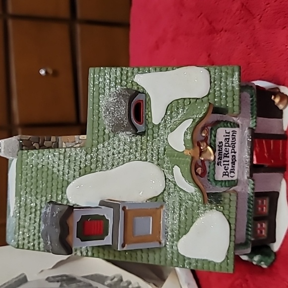 Dept 56 North Pole Series, Santa's Bell Repair Shop" Heritage Village Building - Picture 2 of 11
